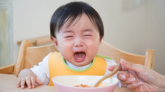 Ilustrasi bayi keracunan makanan. Foto: Shutter Stock