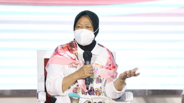 Menteri Sosial Tri Rismaharini dalam rangkaian peringatan HDI 2021, Rabu (1/12). Foto: Kemensos RI