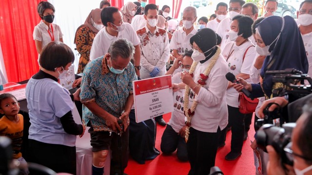Menteri Sosial Tri Rismaharini dalam rangkaian peringatan HDI 2021, Rabu (1/12). Foto: Kemensos RI