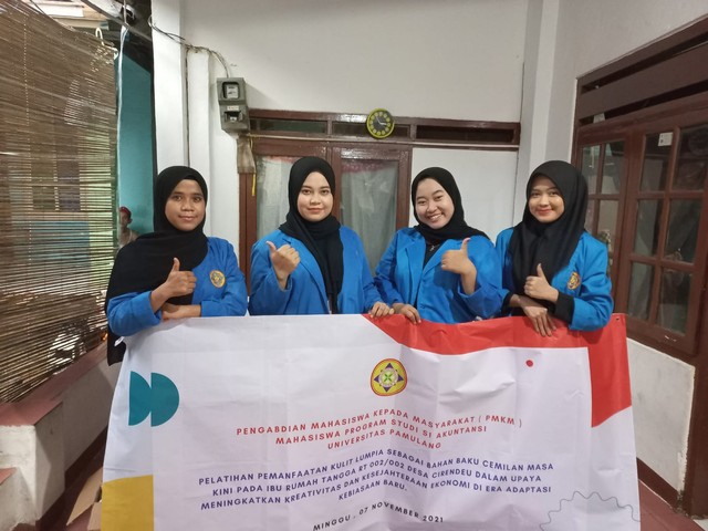 Mahasiswi Universitas Pamulang