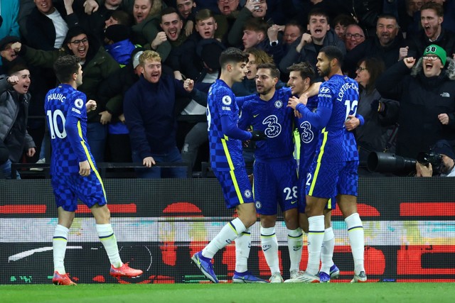 Selebrasi pemain Chelsea usai mencetak gol ke gawang Watford pada pertandingan lanjutan Liga Inggris di Stadion Vicarage Road, Watford, Inggris. Foto: David Klein/REUTERS