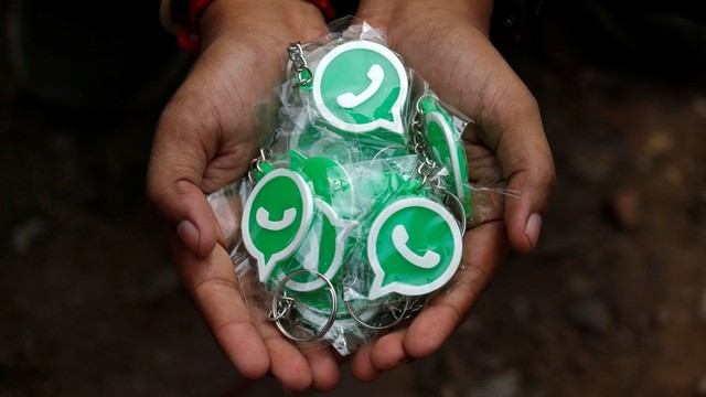 Ilustrasi WhatsApp. Foto: Rupak De Chowdhuri/Reuters