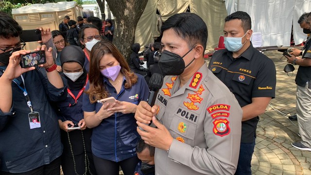 Kabid Humas Polda Metro Jaya, Kombes Pol Endra Zulpan di Halaman Monumen Nasional (Monas), Kamis (2/12). Foto: Nugroho GN/kumparan