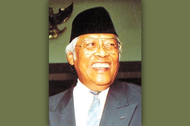 Poedjono Pranyoto, Mantan Gubernur Lampung 1988-1997 | Foto: ist