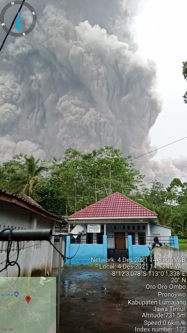 Semburan awan panas terlihat jelas di Oro-oro Ombo, Pronojiwo, Kabupaten Lumajang, foto/Ist