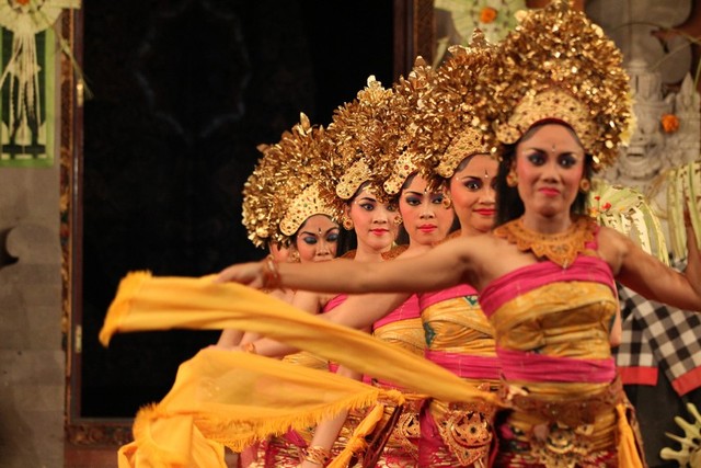 Ciri-ciri 10 Suku Bangsa di Indonesia, Foto: http://encyclopedia.jakarta-tourism.go.id/  