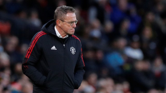 Manajer sementara Manchester United Ralf Rangnick saat pertandingan Manchester United vs Crystal Palace di Old Trafford, Manchester, Inggris, Minggu (5/12). Foto: Phil Noble/REUTERS