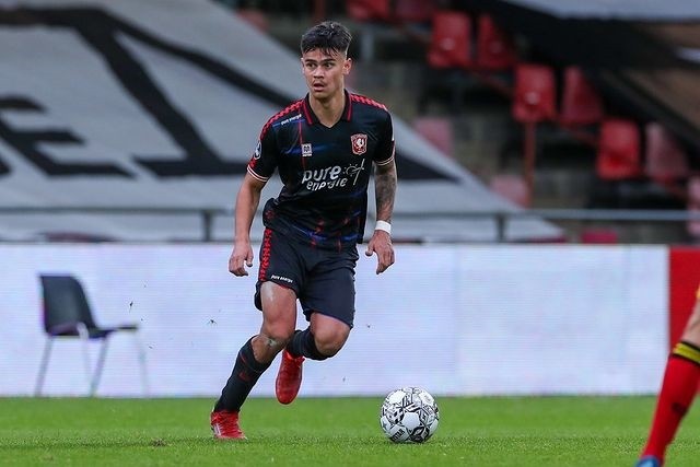 Mess Hilger bersama FC Twente. Foto: Instagram/@meeshilgerss