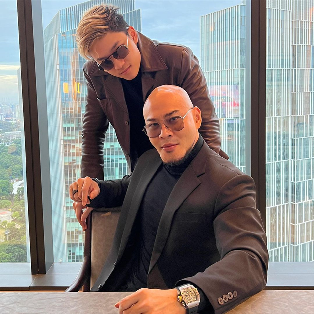 Azka Corbuzier dan Deddy Corbuzier. Foto: Instagram/@azkacorbuzier