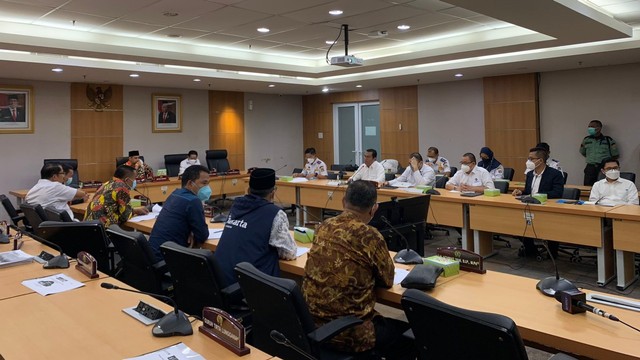 Evaluasi kinerja PT. Transportasi Jakarta (TransJakarta) dan Dinas Perhubungan DKI Jakarta oleh Komisi B DPRD DKI Jakarta, Senin (6/12). Foto: Haya Syahira/kumparan