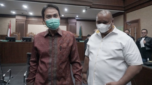 Eks Wakil Ketua DPR RI Azis Syamsuddin menjadi sidang dengan agenda dakwaan di Pengadilan Tindak Pidana Korupsi (Tipikor), Jakarta Pusat, Senin (6/12). Foto: Jamal Ramadhan/kumparan