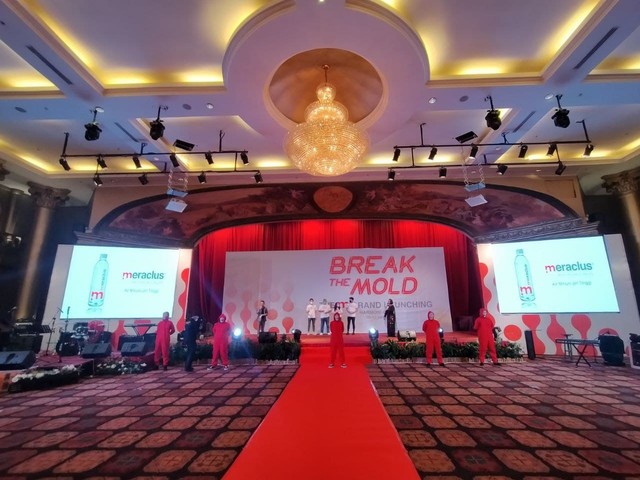 Grand Launching Meraclus, di Hotel Harmony One Batam.