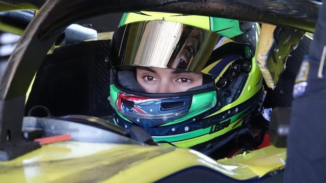 Pebalap keturunan Indonesia, Luis Leeds, beraksi di ajang balapan S5000 Tasman Series 2021. Foto: Ruth Bransdon