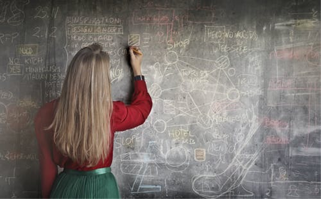 Dalam pelajaran matematika, salah satu materi yang dipelajari adalah pertidaksamaan linear satu variabel. Foto: Pexels.com