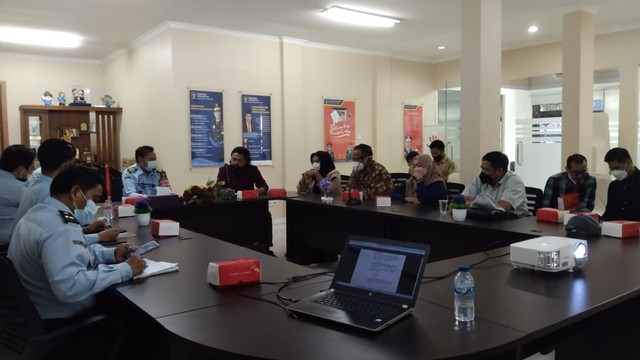 Pembahasan Proses Pembentukan Perda anatara Divisi Pelayanan Hukum dan HAM dan DPRD Nganjuk.