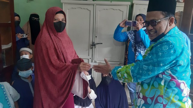 IKA FIP UNJ gelar bakti sosial