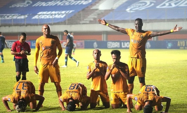 Pertandingan Liga 1 Bhayangkara FC vs Persela, Senin (6/12). Foto: Instagram/@bhayangkarafc