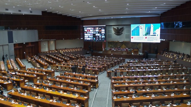 Rapat paripurna ke-10 masa sidang II tahun sidang 2021-2022. Foto: Annisa Thahira/kumparan