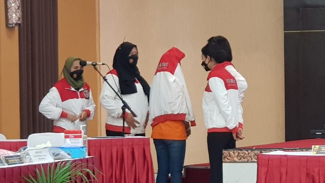 Siskaeee, tersangka aksi pamer payudara di Bandara YIA. Foto: istimewa.