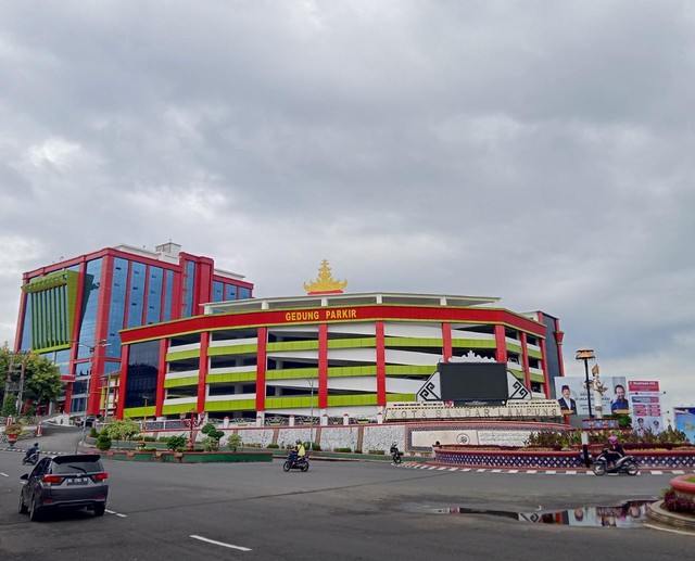 Gedung Kantor Pemkot Bandar Lampung, Selasa (7/12) | Foto : Sidik Aryono/Lampung Geh