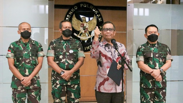 Menko Polhukam Mahfud MD terima kunjungan KSAD Jenderal TNI Dudung Abdurachman. Foto: Humas Kemenko Polhukam