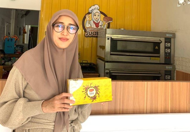 Denny Oktaviana dan Roti Gembung Juara, Tuban. dok