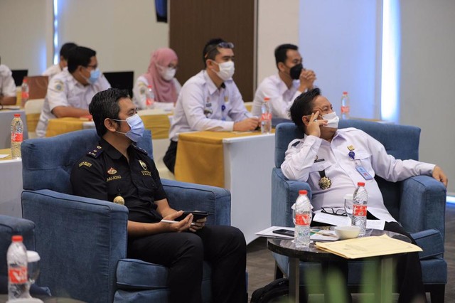 Kanwil Kemenkumham Jatim bersama Polri dan Bea Cukai berkolaborasi tangkal peredaran barang impor bajakan.