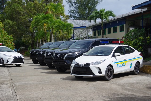 14 kendaraan hibah yang diberikan oleh Pemerintah Indonesia meliputi 10 buah kendaraan patroli polisi dan 4 buah kendaraan protokol, yang diberangkatkan dari Indonesia pada 25 Oktober 2021. (Sumber KBRI Manila)