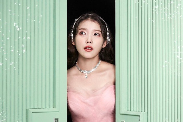 Penyanyi IU Foto: Soompi