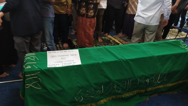 Jelang salat jenazah Walkot Oded di Pendopo Bandung. Foto: Rachmadi Rasyad/kumparan