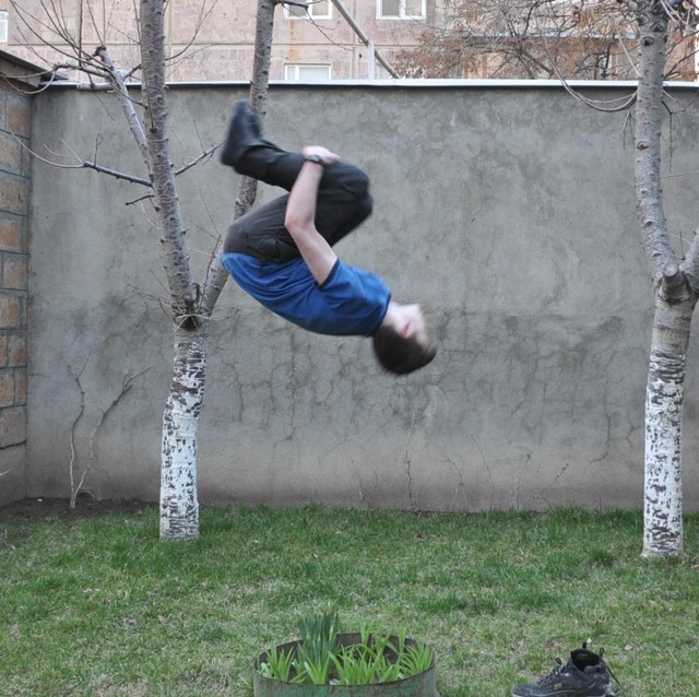 Gerakan Salto (Sumber: Wiki Parkour)
