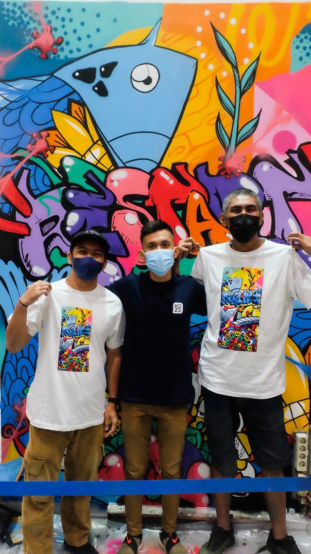 Brand lokal Koze berkolaborasi dengan seniman mural Mr. Wormo dan Arnies Muhammad dok Koze Indonesia