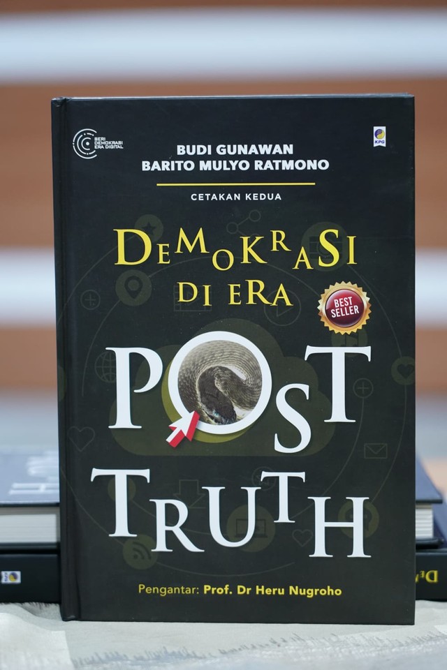 Influencer Atta Halilintar hadir dalam peluncuran buku berjudul 'Demokrasi di Era Post Truth' karya Kepala Badan Intelijen Negara (BIN) Jenderal Pol (Purn) Budi Gunawan. Foto: BIN