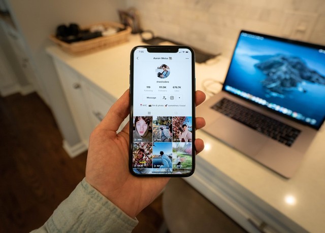 https://unsplash.com/@aaronweiss - Nama TikTok aesthetic