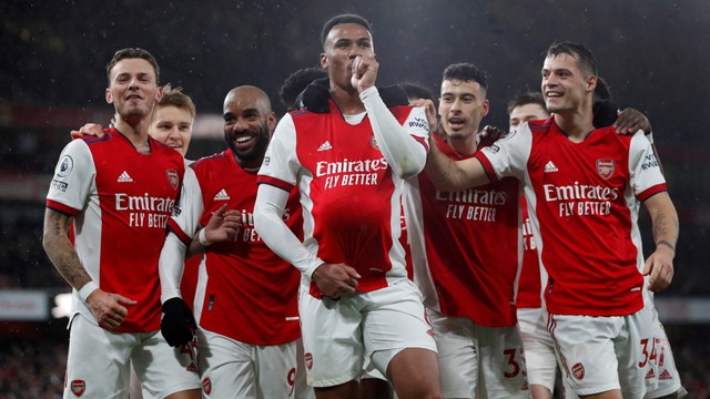 Pemain Arsenal Gabriel berselebrasi dengan rekan satu tim usai mencetak gol ketiga ke gawang Southampton di Stadion Emirates, London, Inggris, Sabtu (11/12).
 Foto: Action Images via Reuters/Paul Childs