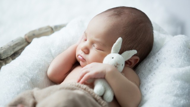 Ilustrasi arti nama Zahira yang populer untuk anak perempuan. Foto: Shutterstock