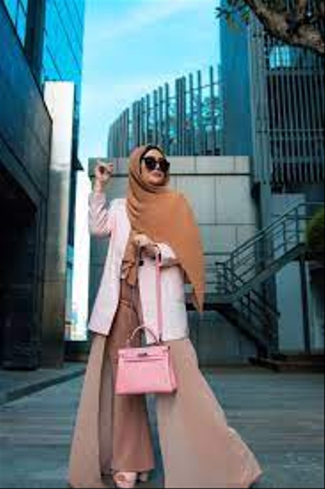 Ilustrasi tren warna gamis 2022. Sumber: Unplash