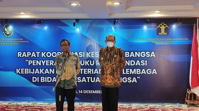 Menko Polhukam, Mahfud MD di acara penyerahan buku rekomendasi kebijakan di bidang kesatuan bangsa, Selasa (14/12). Foto: Jonathan Devin/kumparan