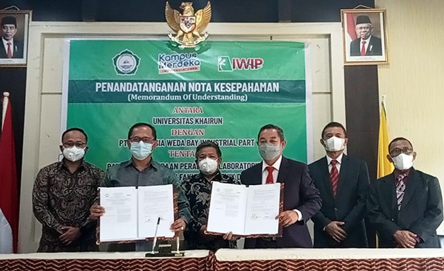 Prosesi penandatangan nota kesepahaman kerja sama Unkhair dan PT IWIP. Foto: Istimewa