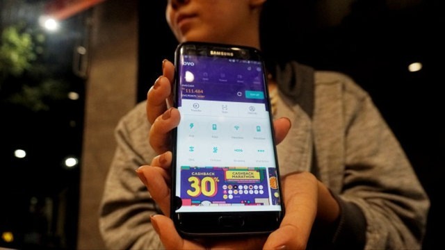 Ilustrasi cara transfer OVO ke DANA. Foto: Irfan Adi Saputra (kumparan)