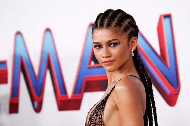 Pemeran Zendaya menghadiri pemutaran perdana film Spider-Man: No Way Home di Los Angeles, California, 13 Desember 2021.  Foto: REUTERS/Mario Anzuoni