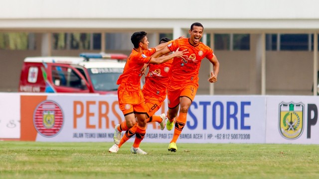 Pemain Persiraja Banda Aceh dalam laga putaran pertama Liga 1 2021/22. Foto: Dok. PT LIB 
