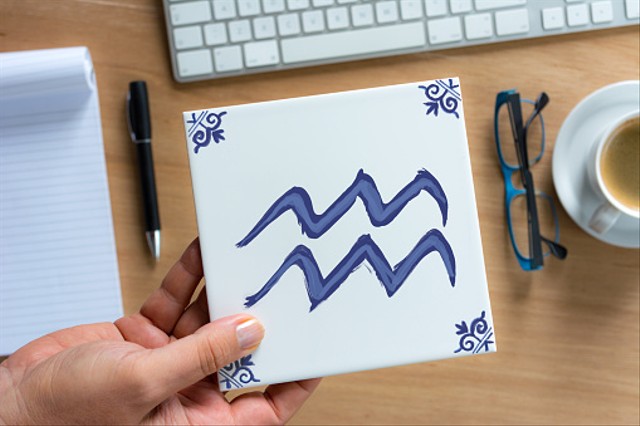Ilustrasi Zodiak yang Cocok dengan Aquarius. Sumber: Unsplash.