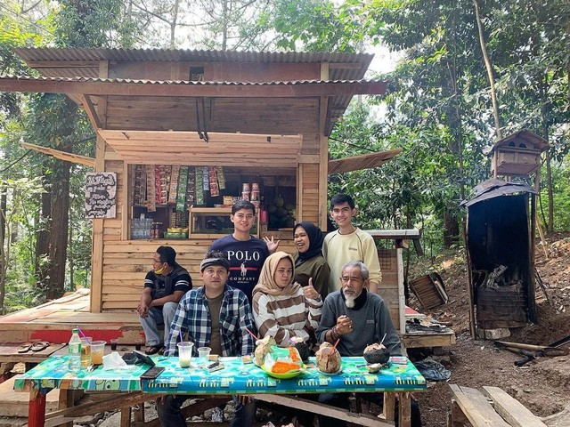 Warung Ki Dalang bersama Kang Riki By: Debby