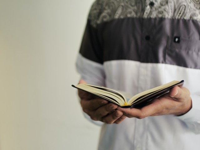 Ilustrasi hukum mengucapkan selamat Natal bagi umat Muslim. Foto. dok. Masjid Pogung Dalangan di Unsplash