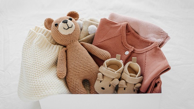 Ilustrasi pakaian bayi. Foto: Shutter Stock