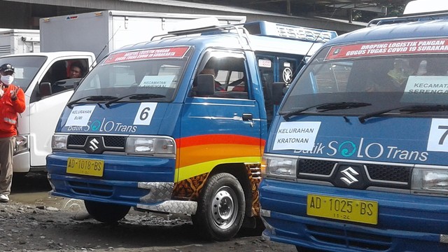 Ilustrasi kendaraan transportasi umum feeder Batik Solo Trans