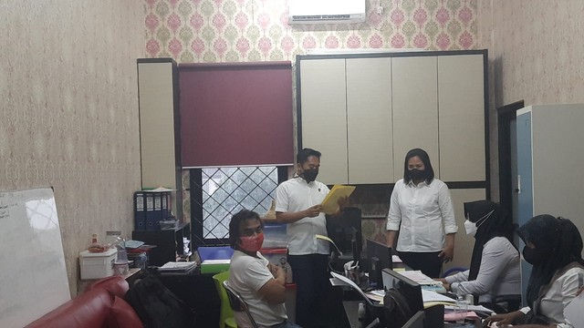 Tampang sopir taksi online yang cabuli perawat. Foto: Dok. Polres Bogor