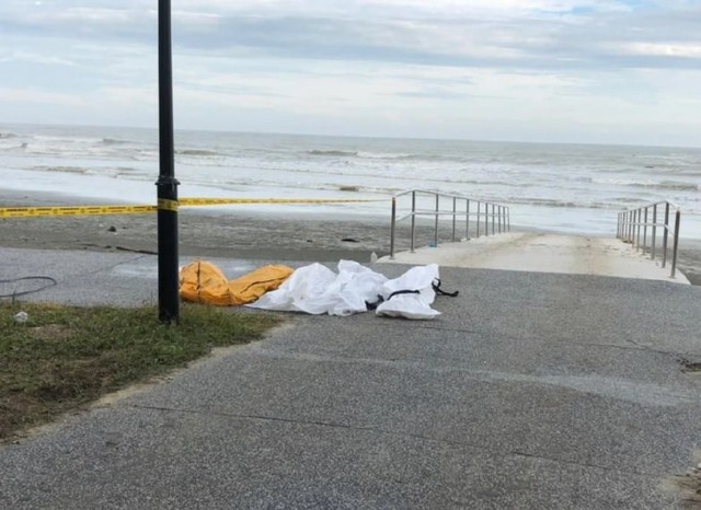 Sejumlah mayat pekerja migran ilegal asal Indonesia yang ditemukan di perairan Johor. (Foto: NSTP/Ihsan Maritim Malaysia via Berita Harian)