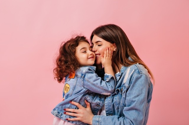 Illustrasi Ibu dan Anak. Foto: Freepik